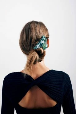 Machete THE SPOTLIGHT Midi Heirloom Claw In Classic Tortoise